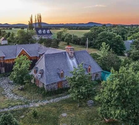 Auberge Le P'Tit Bonheur Saint-Laurent-de-l'ile d'Orleans Екстериор снимка