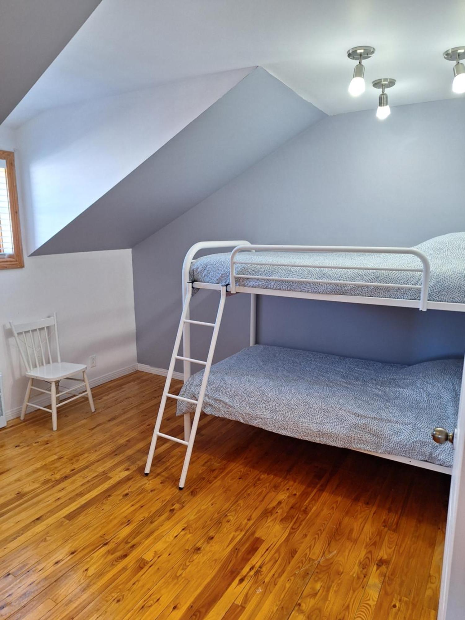 Auberge Le P'Tit Bonheur Saint-Laurent-de-l'ile d'Orleans Екстериор снимка