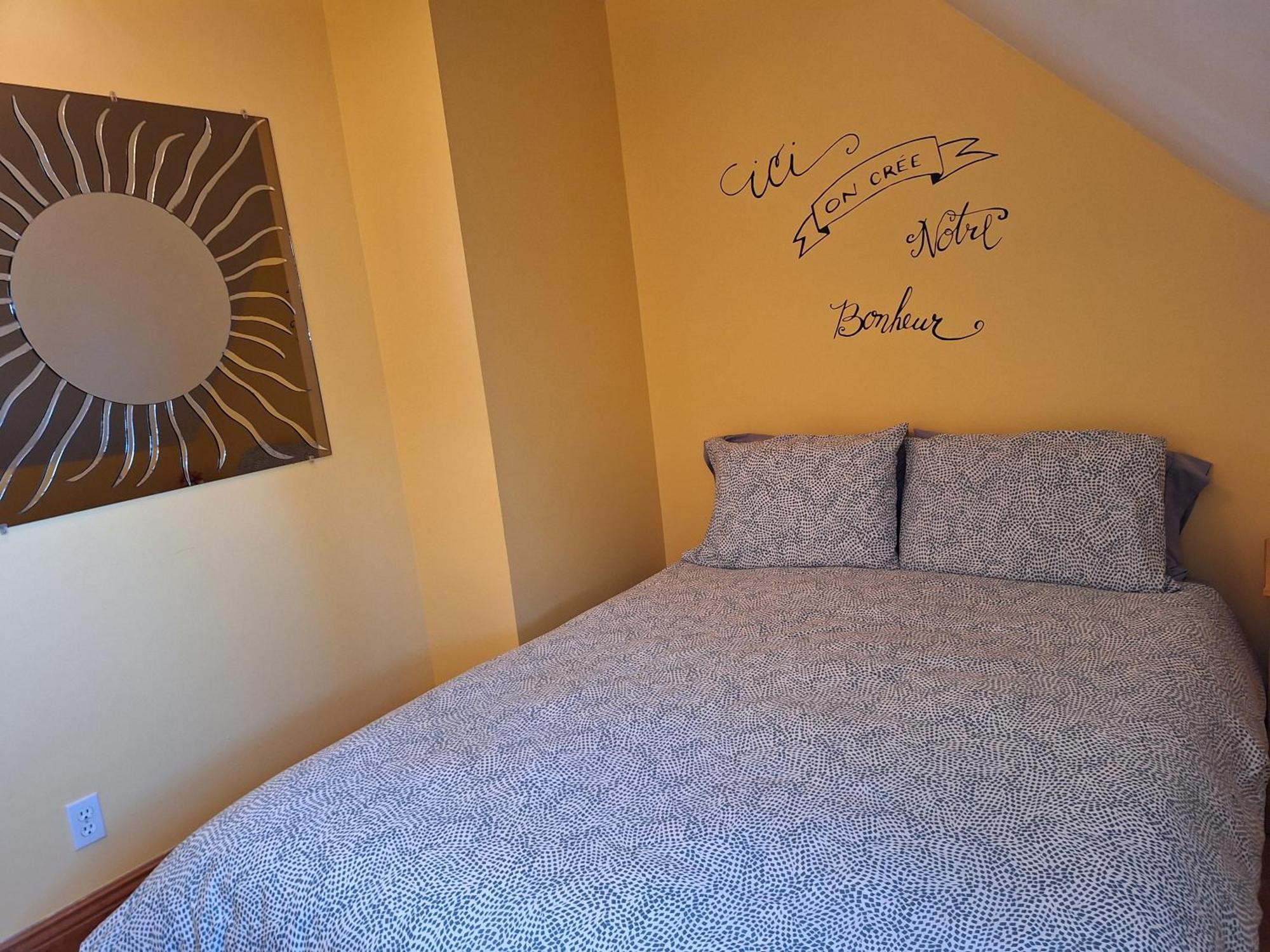 Auberge Le P'Tit Bonheur Saint-Laurent-de-l'ile d'Orleans Екстериор снимка