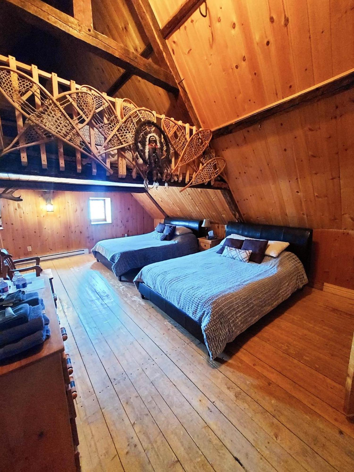 Auberge Le P'Tit Bonheur Saint-Laurent-de-l'ile d'Orleans Екстериор снимка