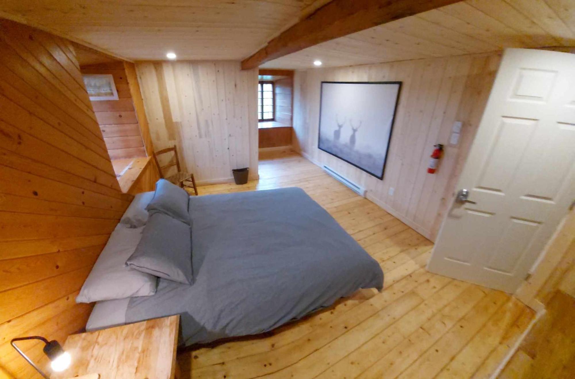 Auberge Le P'Tit Bonheur Saint-Laurent-de-l'ile d'Orleans Екстериор снимка