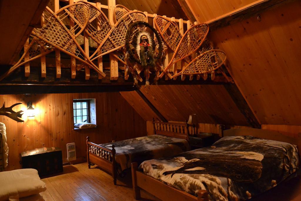 Auberge Le P'Tit Bonheur Saint-Laurent-de-l'ile d'Orleans Екстериор снимка