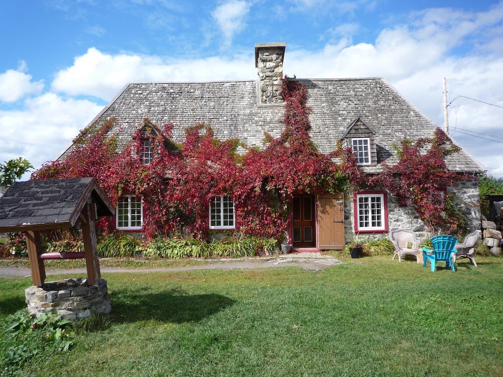 Auberge Le P'Tit Bonheur Saint-Laurent-de-l'ile d'Orleans Екстериор снимка